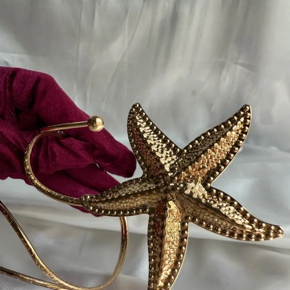 Zara Gold Starfish Bracelet Elegant Jewelry - Picture 5 of 12